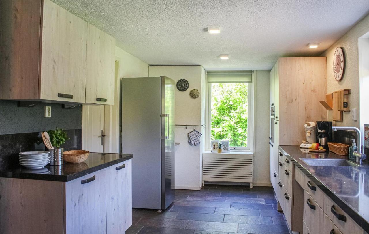 Gorgeous Home In Scharendijke With Kitchen Exterior photo
